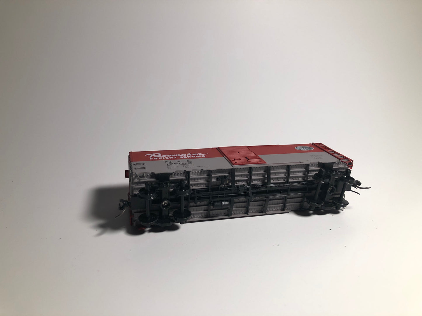 NYC Pacemaker Freight 175018 HO Gauge Box Car